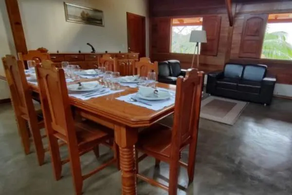 Pousada Vila Madeira sala